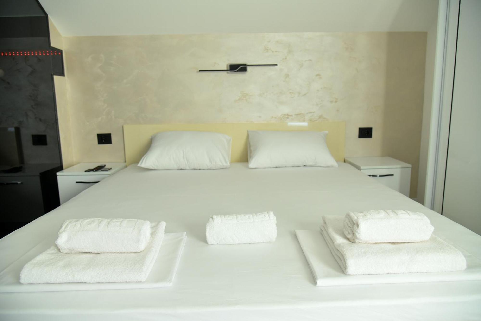 Pansion Eden Hotel Nis Bagian luar foto